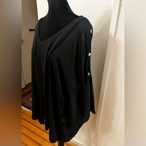 Beautiful Bell-sleeved black top